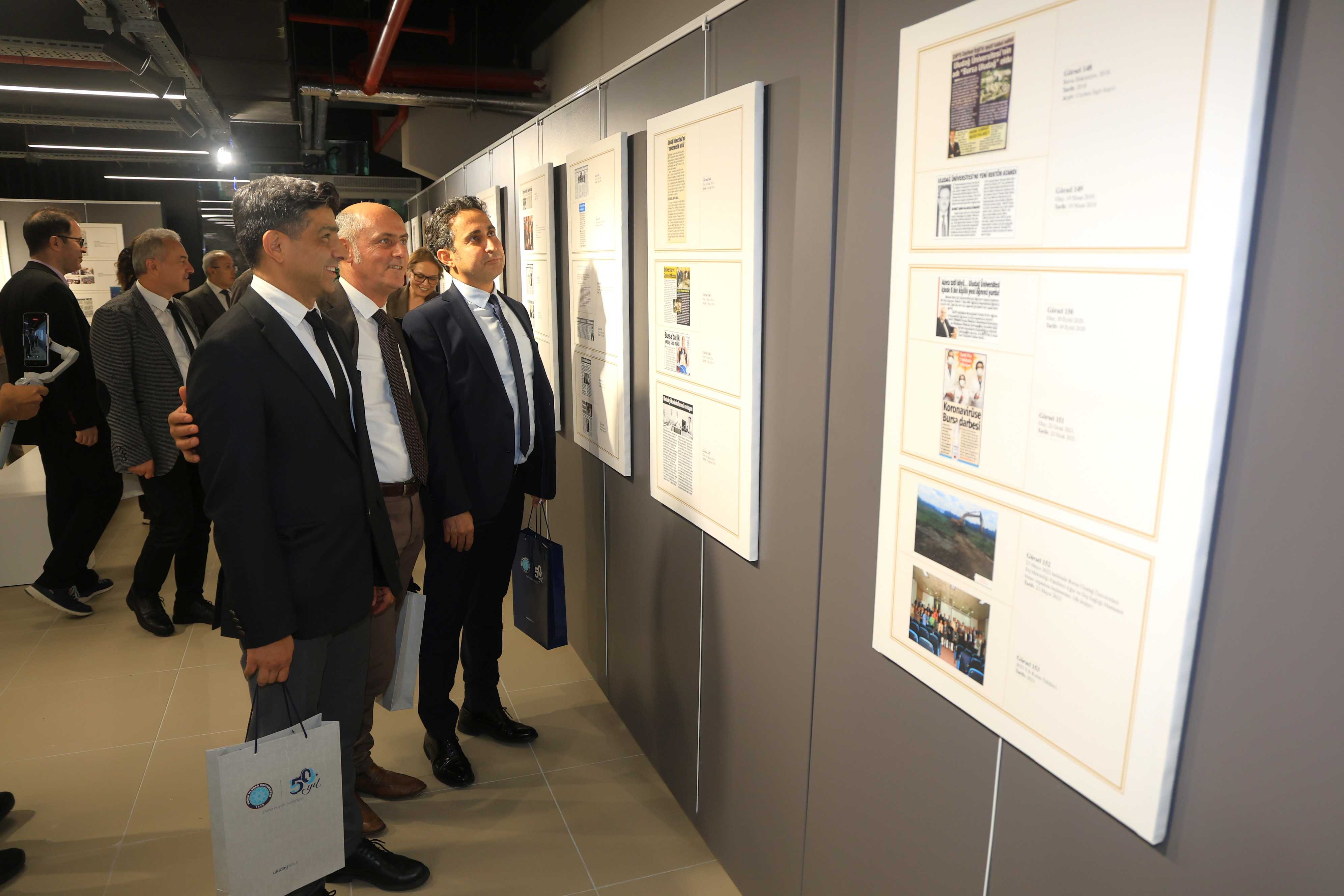 BUÜ’de Merkezi Derslik ve Rektörlük Binası ile Sanat Galerisi’nin açılış töreni yapıldı